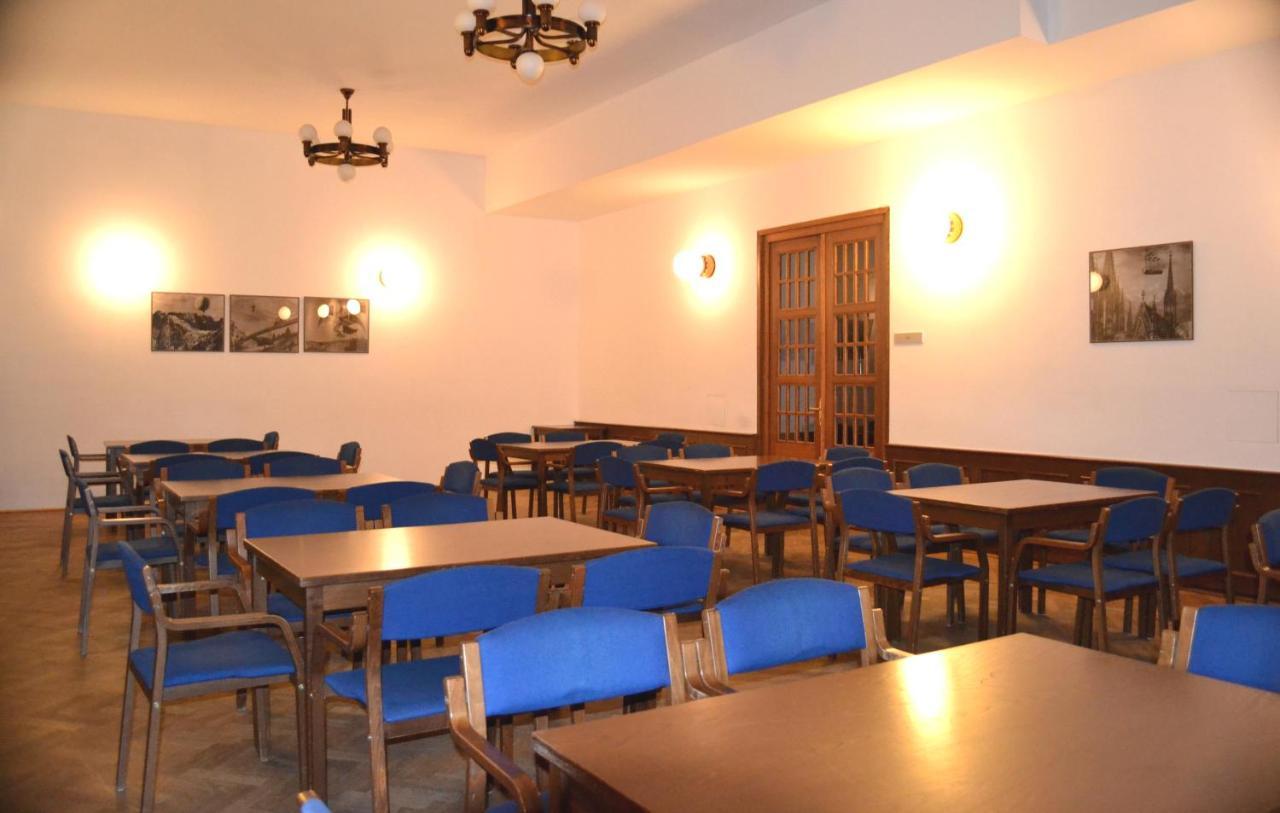פראג Hostel Masarykova מראה חיצוני תמונה